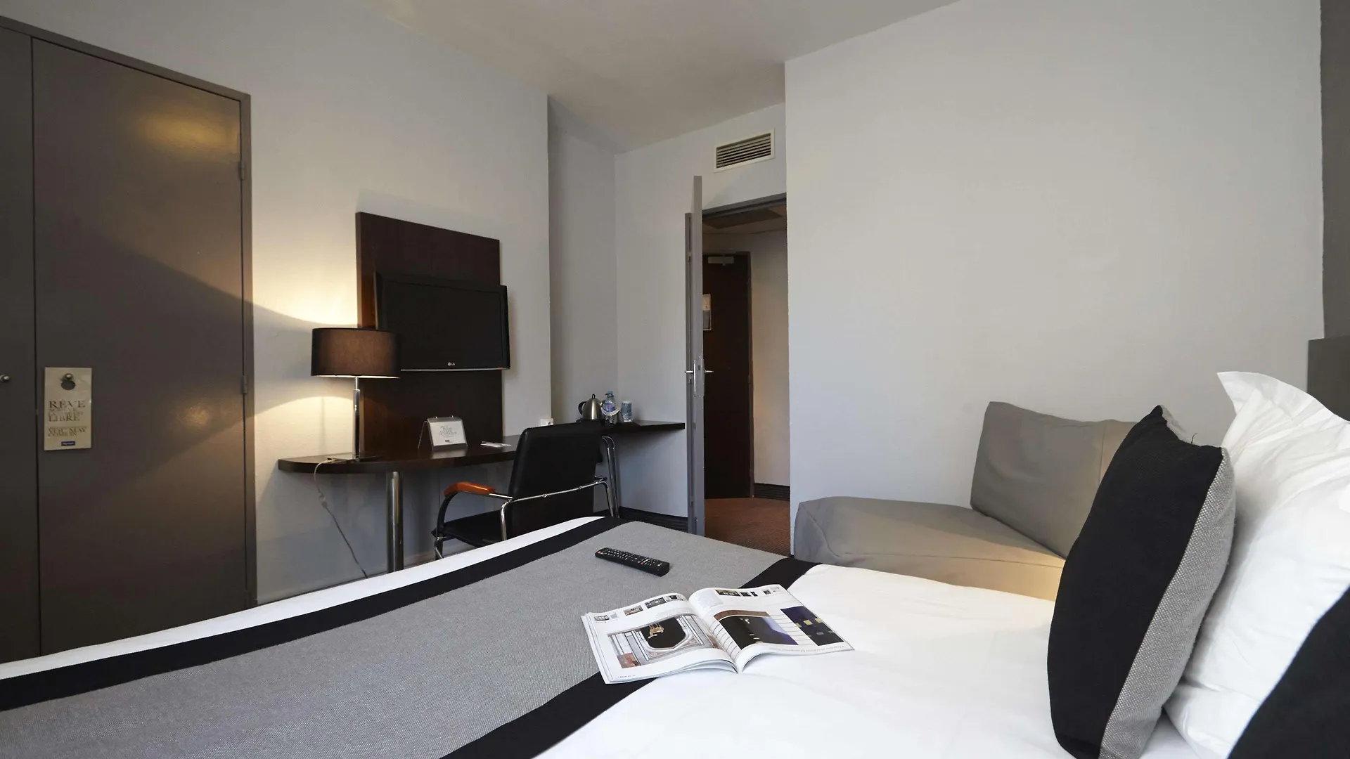 Kyriad Marseille Centre Paradis-Prefecture Hotel